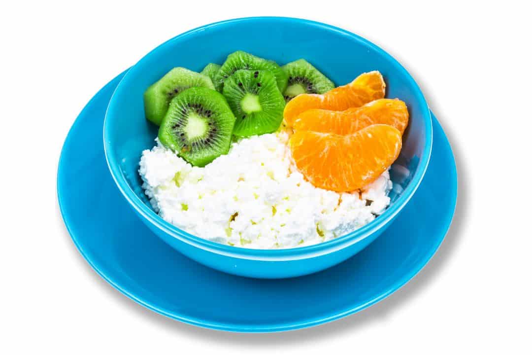 Cottage cheese with fruit: