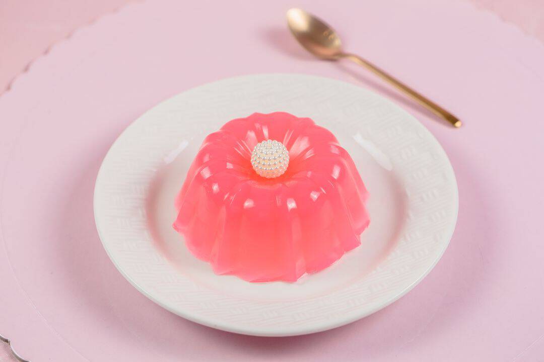 Jell-o and other gelatin-based desserts that contain pork gelatin