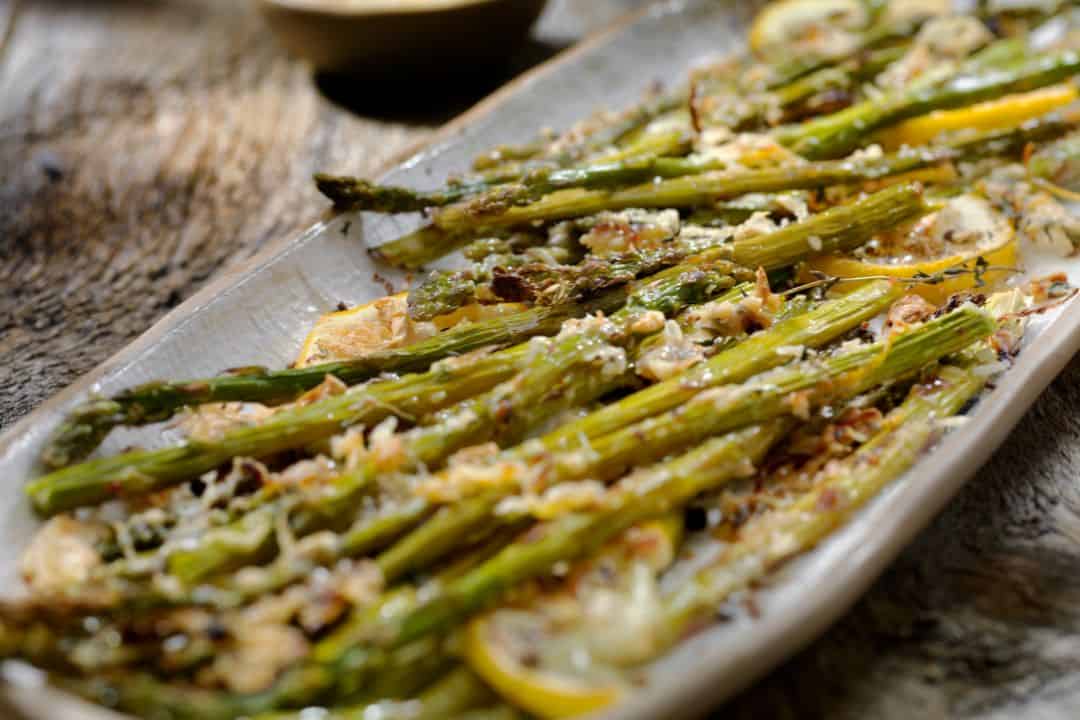 Garlic roasted asparagus