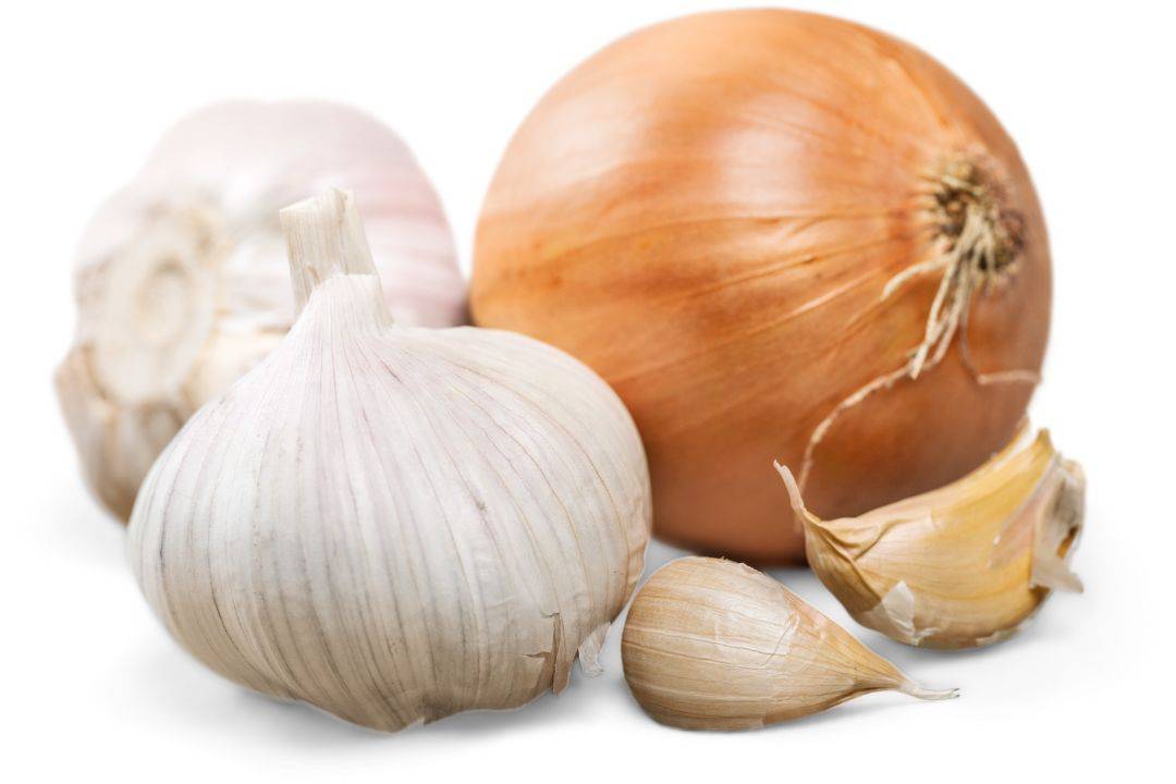 Onions and garlic that help whiten teeth