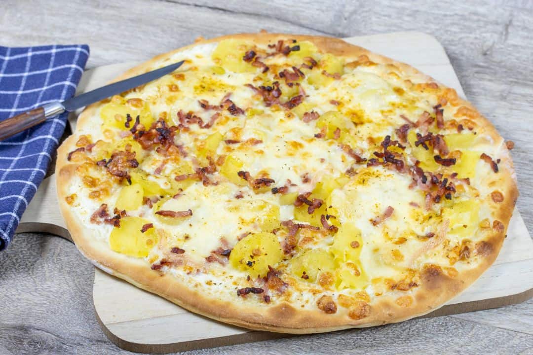 Raclette cheese pizza