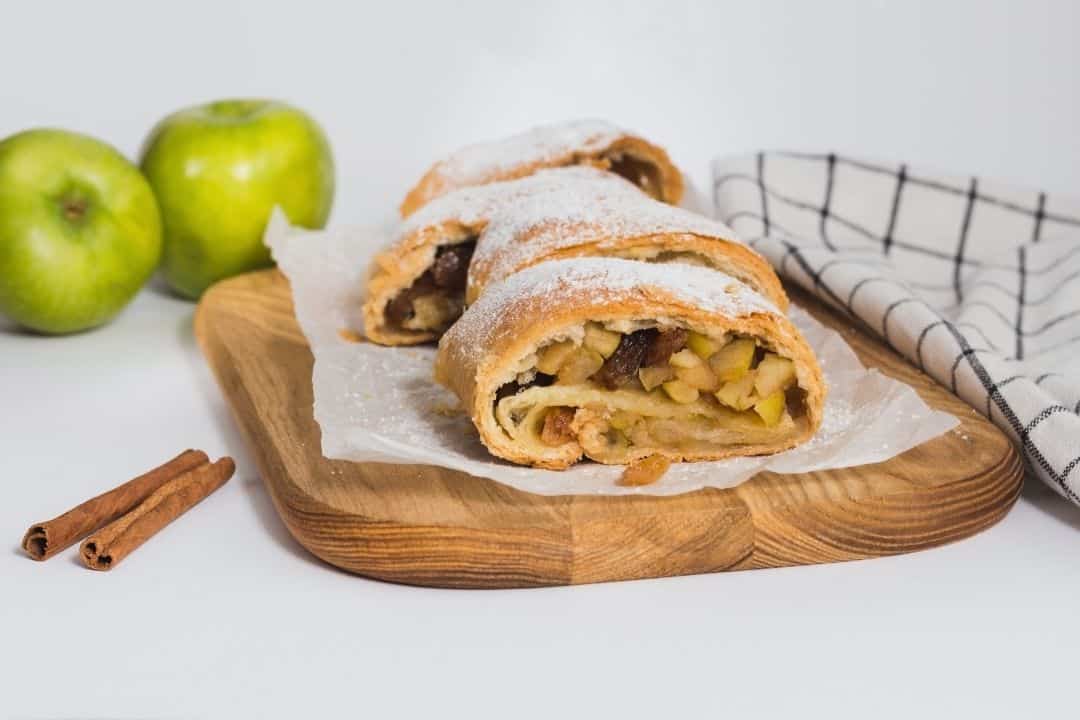 Can you freeze apple strudel
